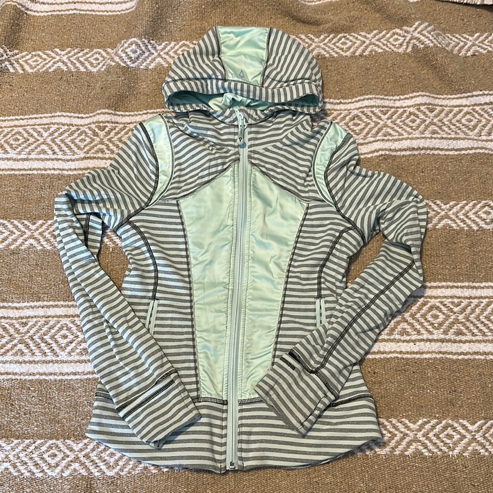 Girls ivivva size 10 zip up